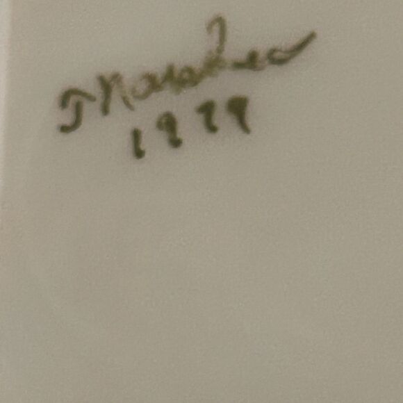 Vintage Westmorland Hand Painted/Signed Milk Glass Jewelry Box - Picture 2 of 8